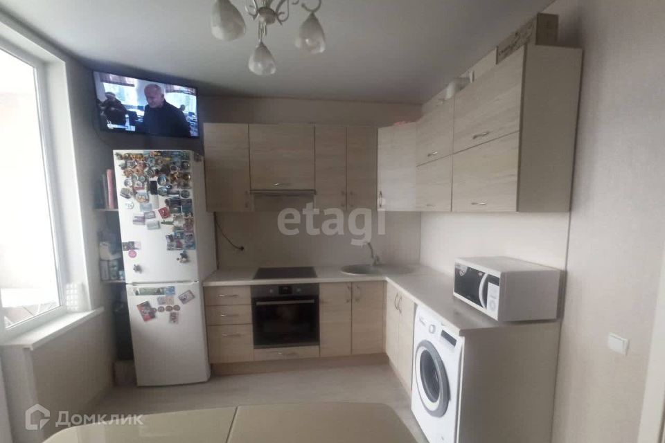Продаётся 1-комнатная квартира, 42.3 м²