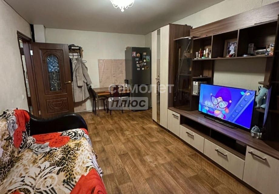 Продаётся 2 комнаты в 8-комн. квартире, 29 м²