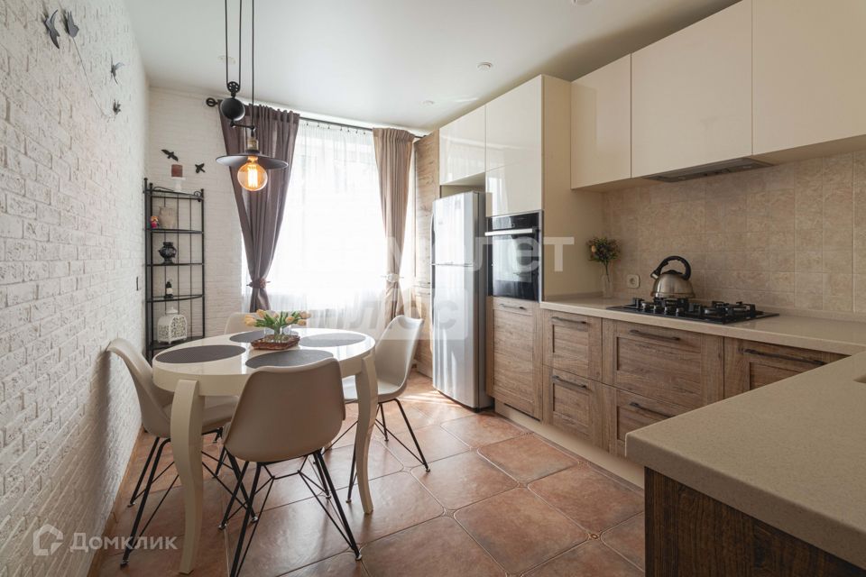 Продаётся 2-комнатная квартира, 68.5 м²