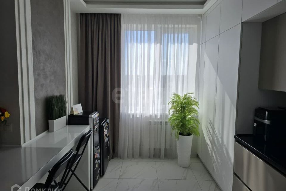 Продаётся 3-комнатная квартира, 110 м²