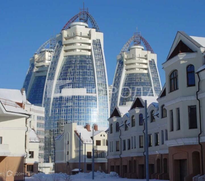 Продаётся 4-комнатная квартира, 163.2 м²