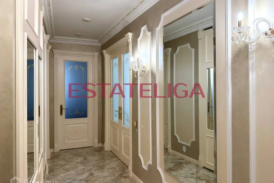 Продаётся 3-комнатная квартира, 105 м²