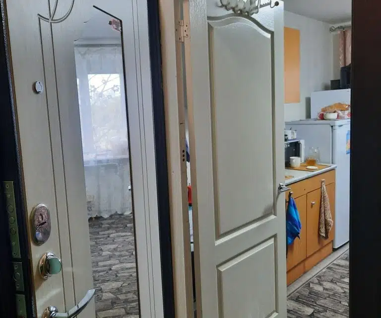 Продаётся комната в 8-комн. квартире, 13 м²