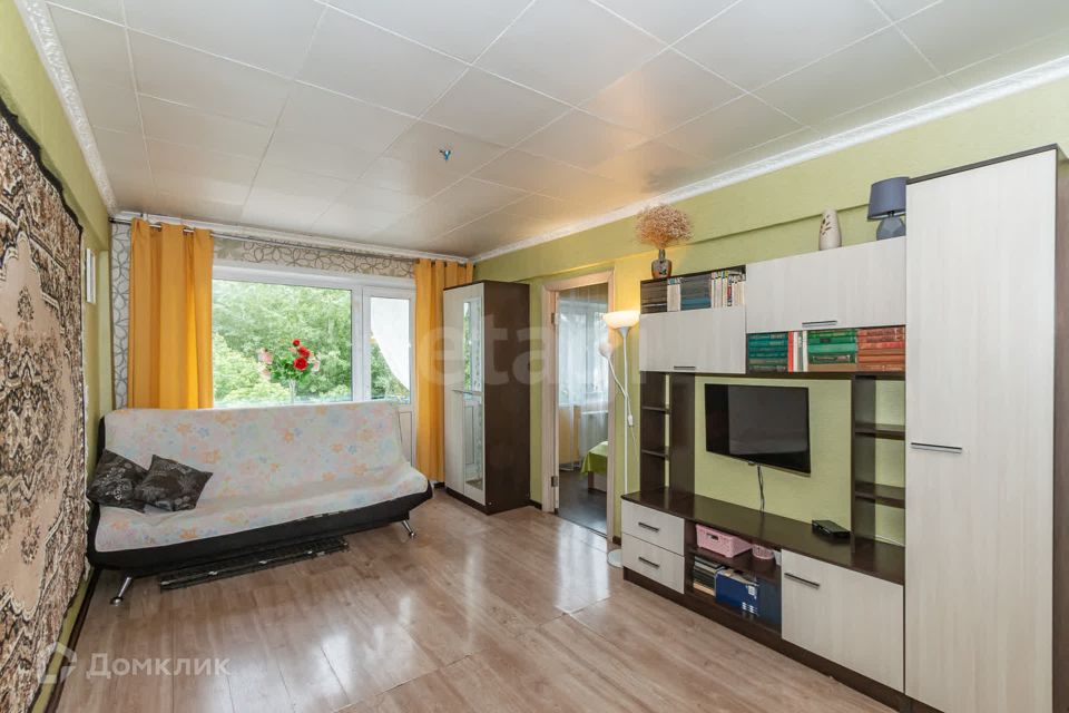 Продаётся 3-комнатная квартира, 47.8 м²