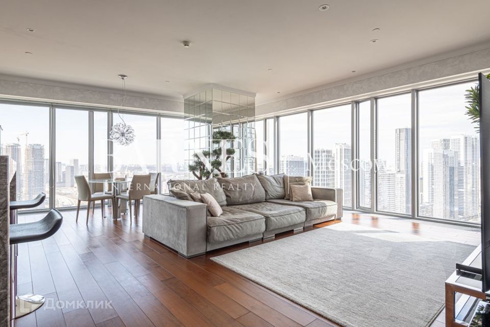 Сдаётся 3-комнатная квартира, 156 м²