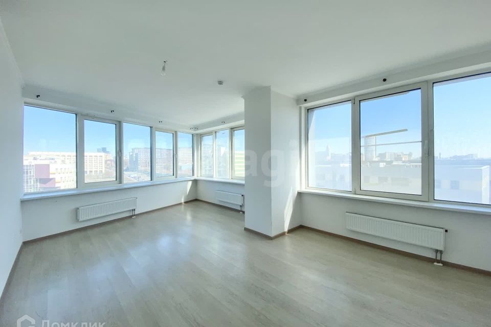 Продаётся 3-комнатная квартира, 138.3 м²