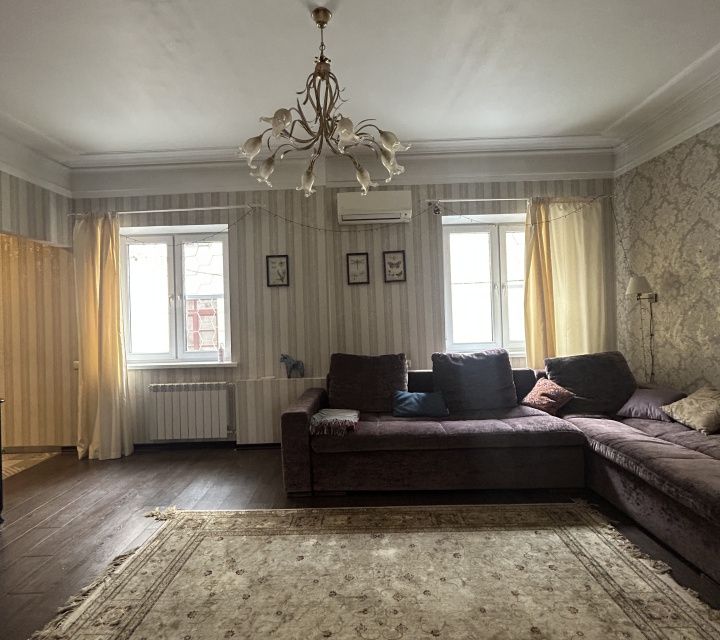 Сдаётся 2-комнатная квартира, 56.6 м²