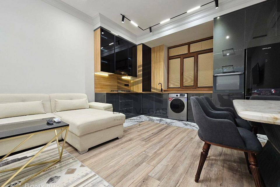 Сдаётся 4-комнатная квартира, 150 м²