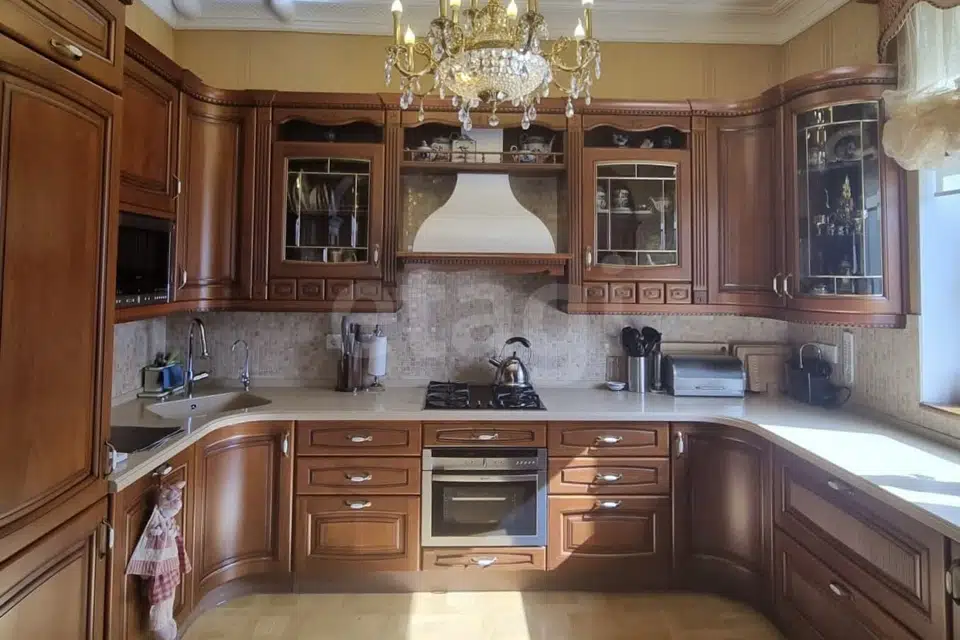 Продаётся 5-комнатная квартира, 155 м²
