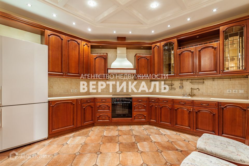 Сдаётся 4-комнатная квартира, 150 м²