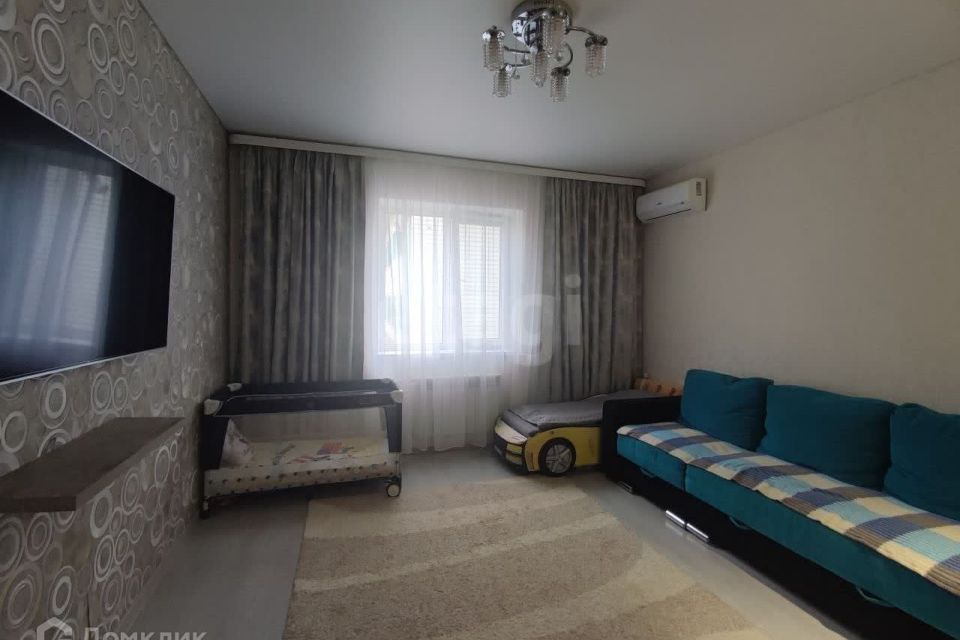 Продаётся 1-комнатная квартира, 41.9 м²