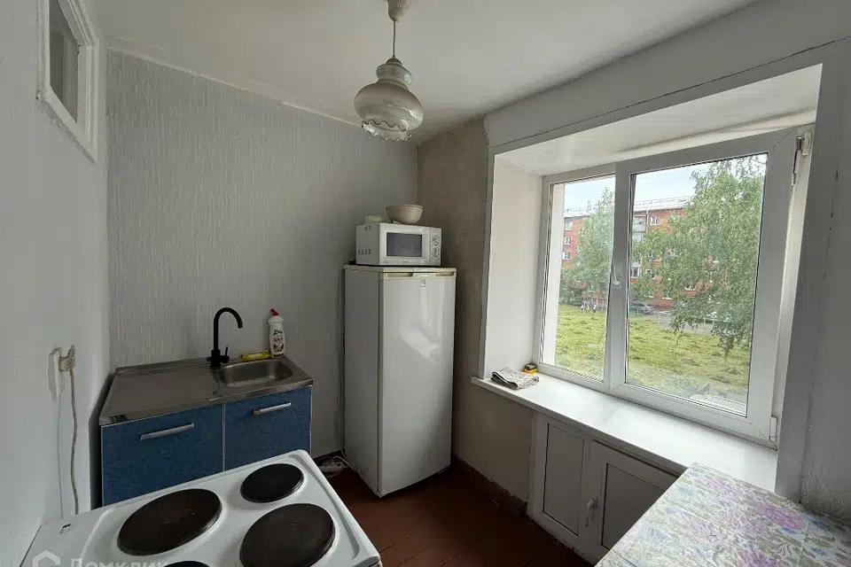 Продаётся 3-комнатная квартира, 50.8 м²