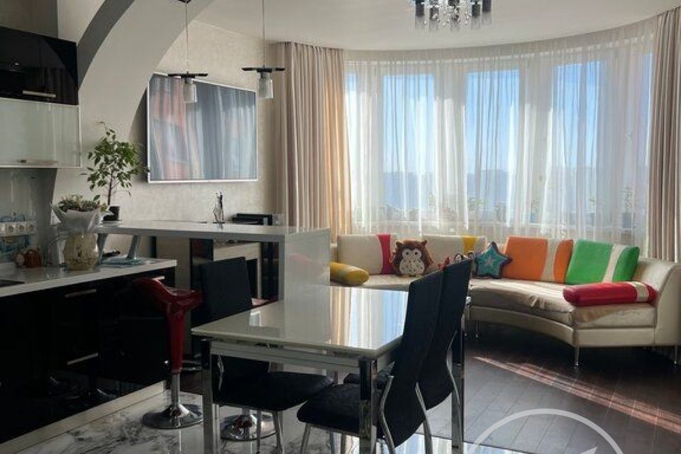Продаётся 2-комнатная квартира, 88 м²
