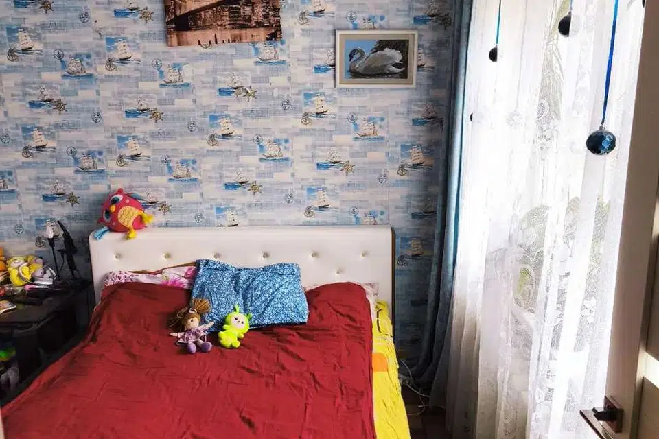 Продаётся 3-комнатная квартира, 48.3 м²