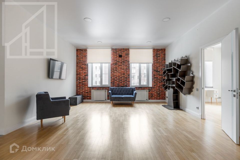 Сдаётся 4-комнатная квартира, 111 м²