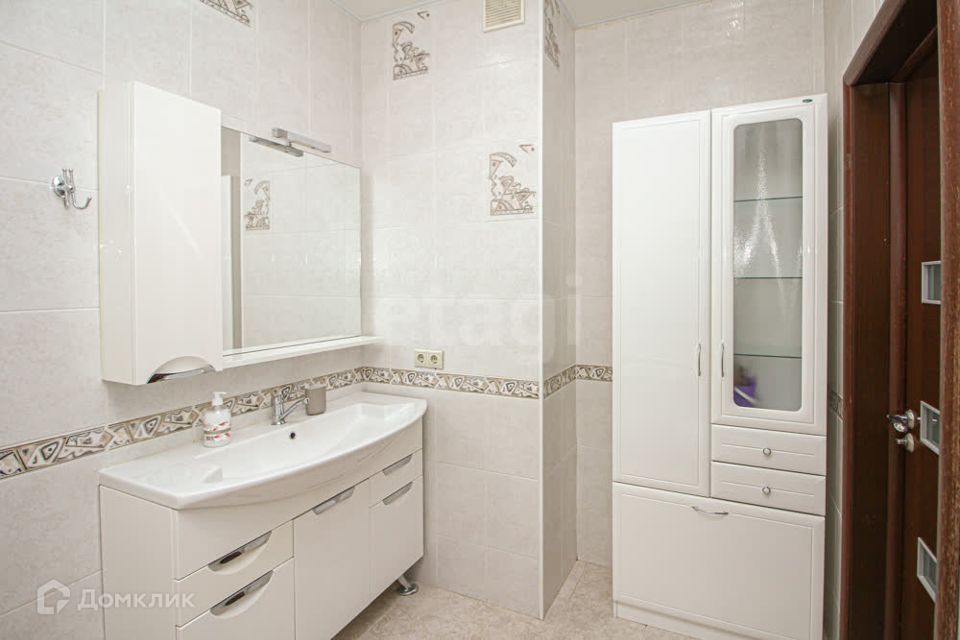 Продаётся 3-комнатная квартира, 116 м²