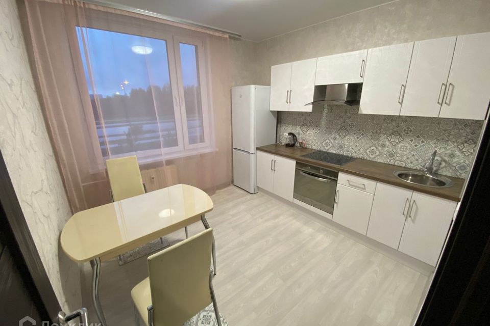 Сдаётся 2-комнатная квартира, 60.7 м²