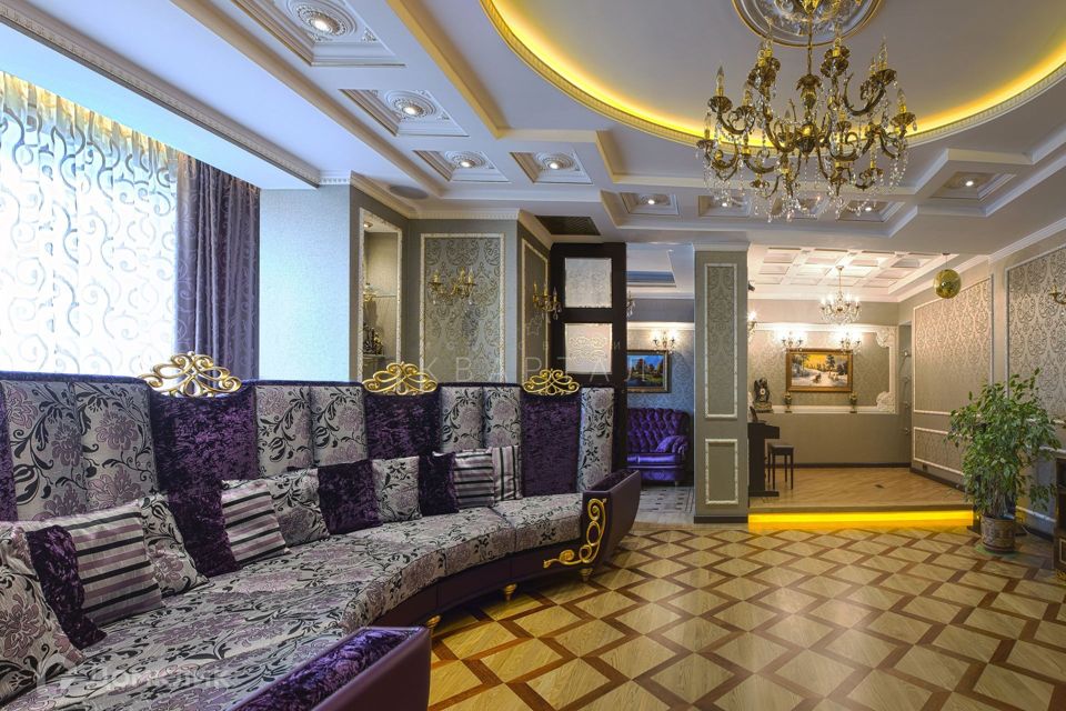 Продаётся 5-комнатная квартира, 220 м²