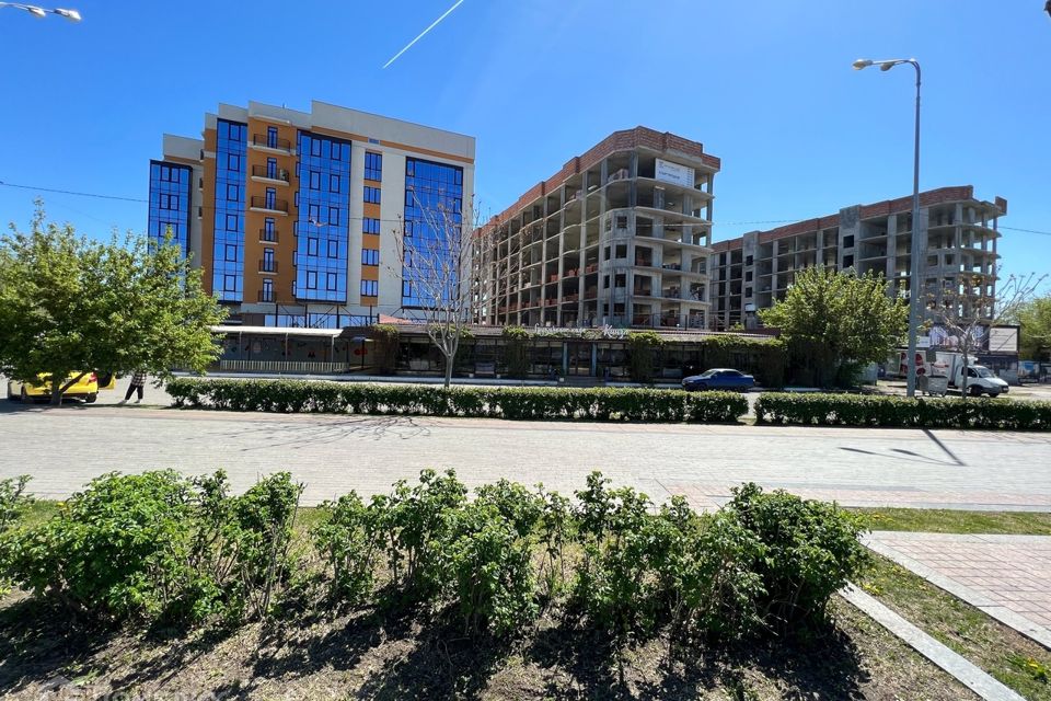 Продаётся 3-комнатная квартира, 124.6 м²
