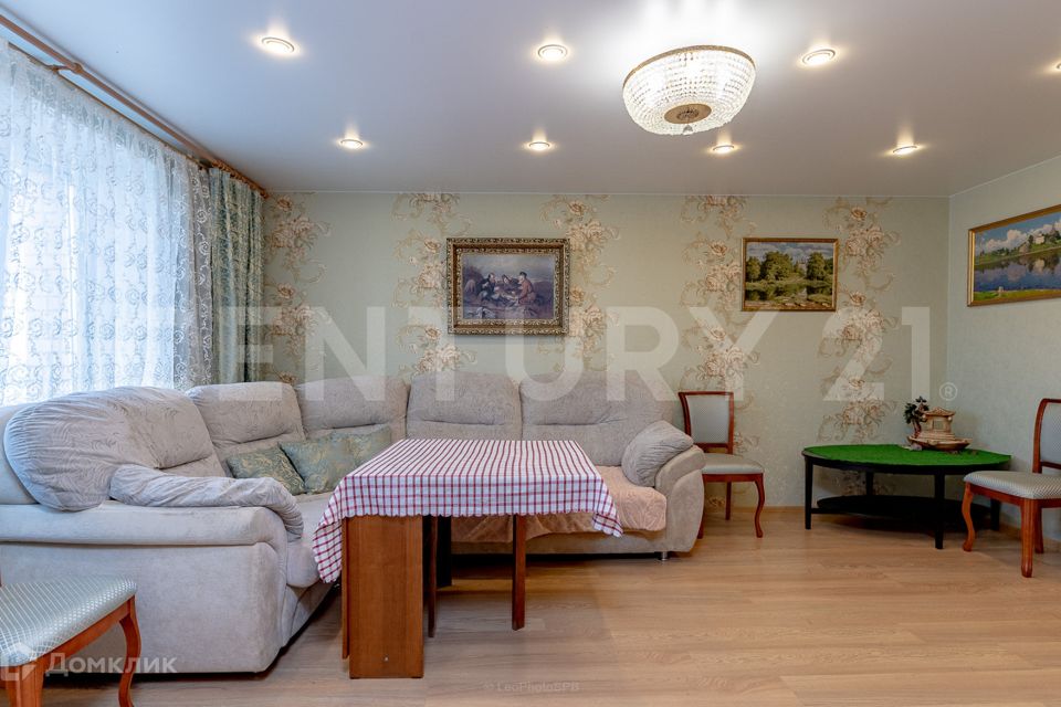 Продаётся 3-комнатная квартира, 104 м²