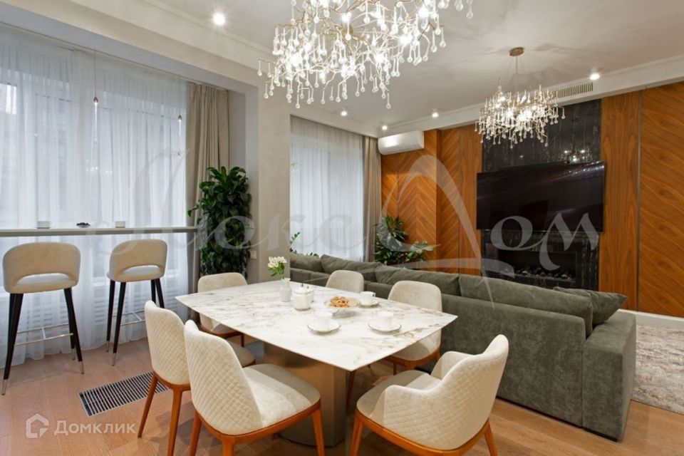 Продаётся 4-комнатная квартира, 132.2 м²