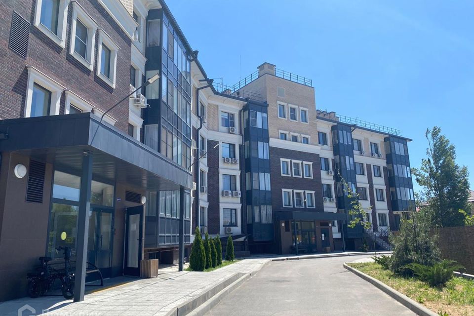 Продаётся 1-комнатная квартира, 55.3 м²