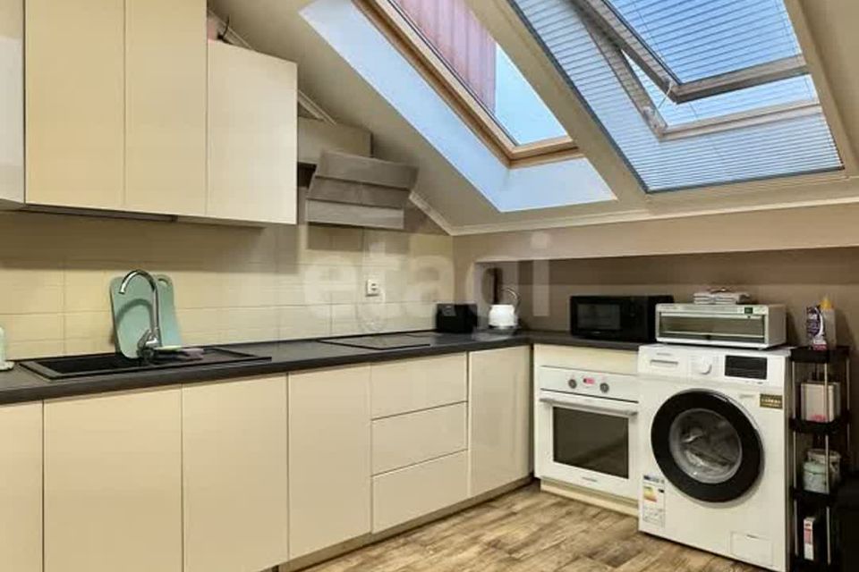 Продаётся 1-комнатная квартира, 52.7 м²