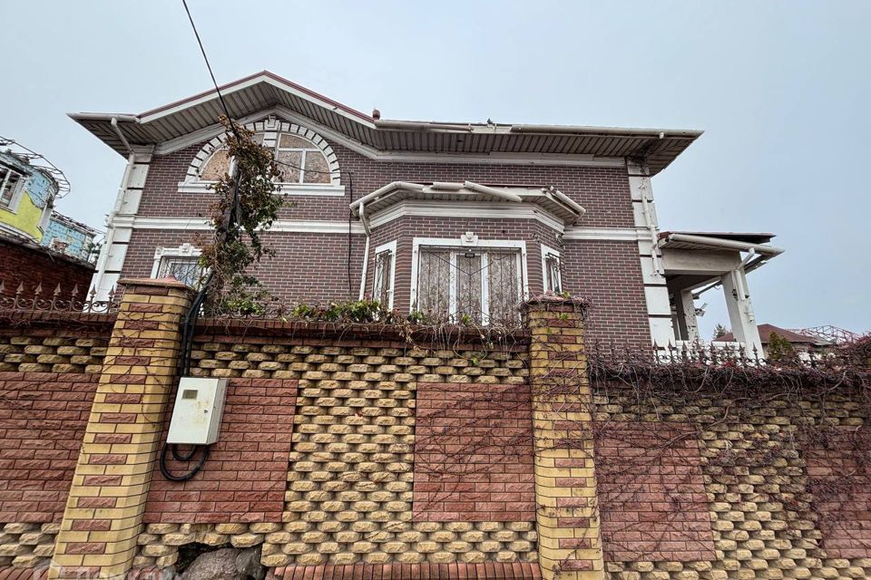 Продаётся 3-этажный дом, 530 м²