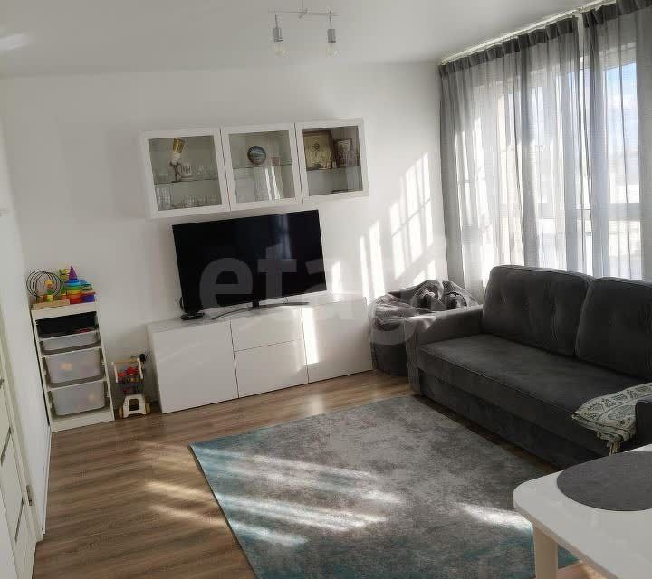 Продаётся 4-комнатная квартира, 93 м²