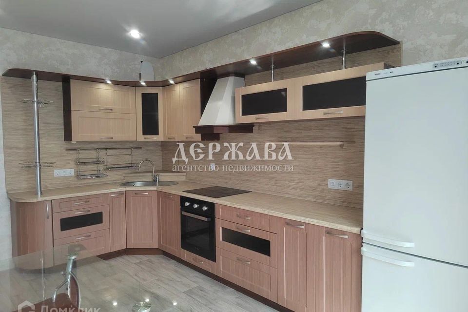 Сдаётся 2-комнатная квартира, 58 м²