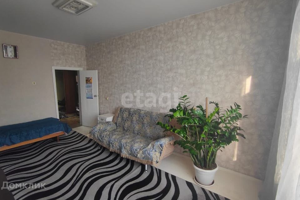 Продаётся 2-комнатная квартира, 90.8 м²