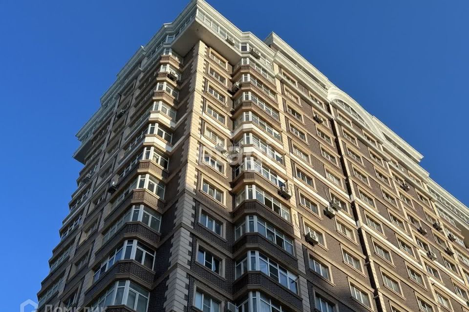 Продаётся 3-комнатная квартира, 130 м²