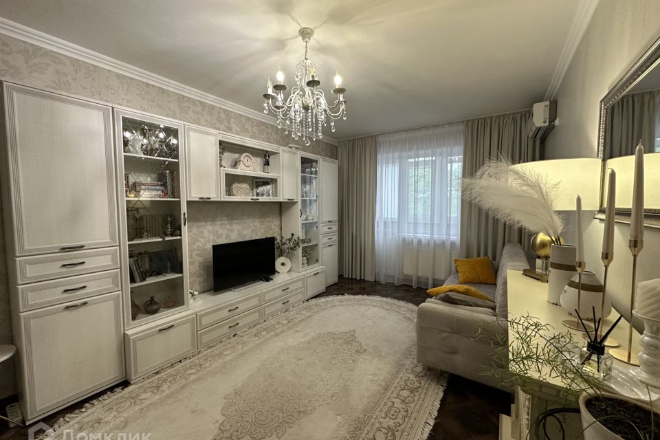 Продаётся 2-комнатная квартира, 65 м²