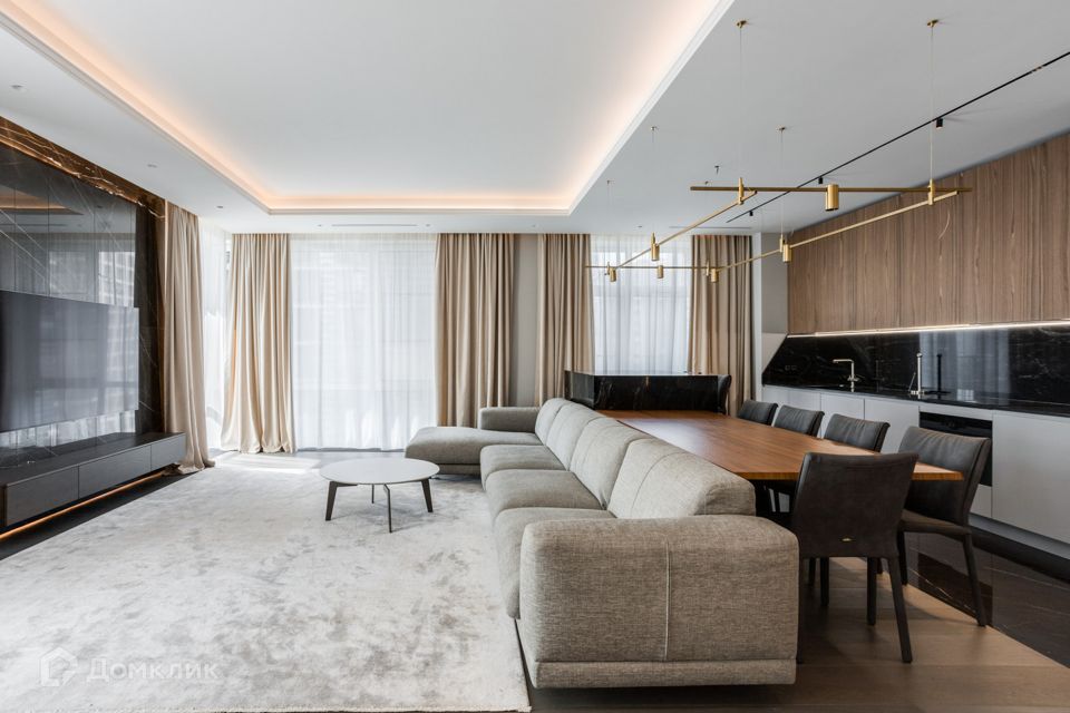 Продаётся 3-комнатная квартира, 114 м²