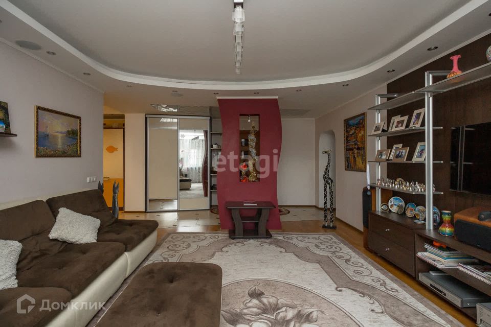 Продаётся 5-комнатная квартира, 150 м²