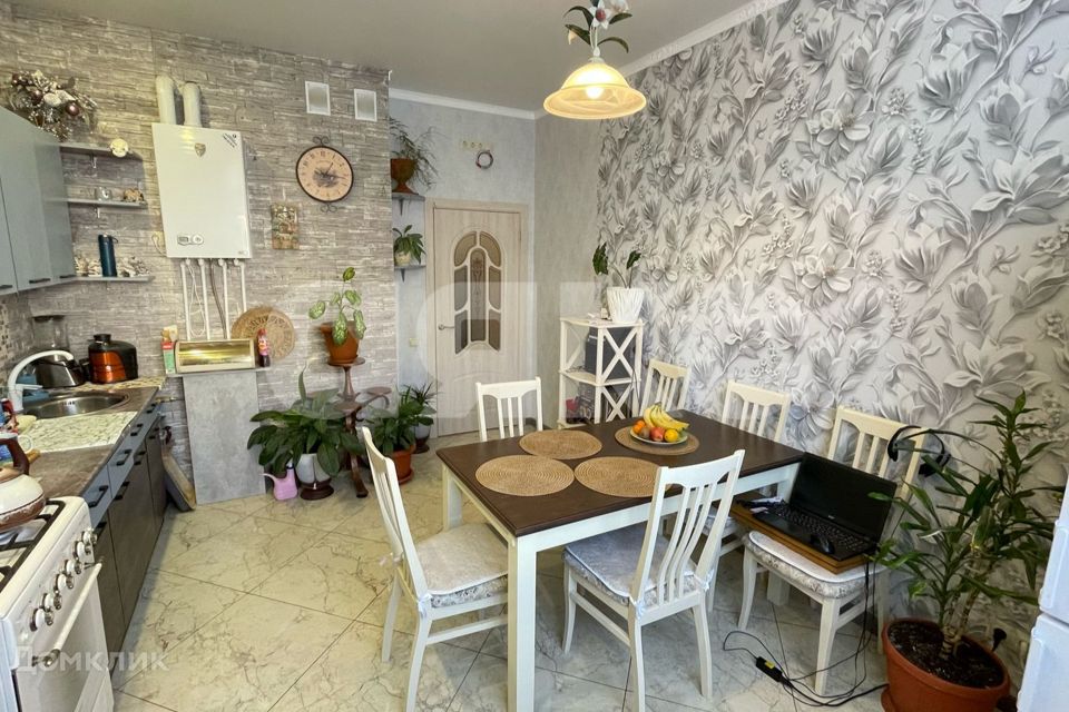 Продаётся 2-комнатная квартира, 65.6 м²