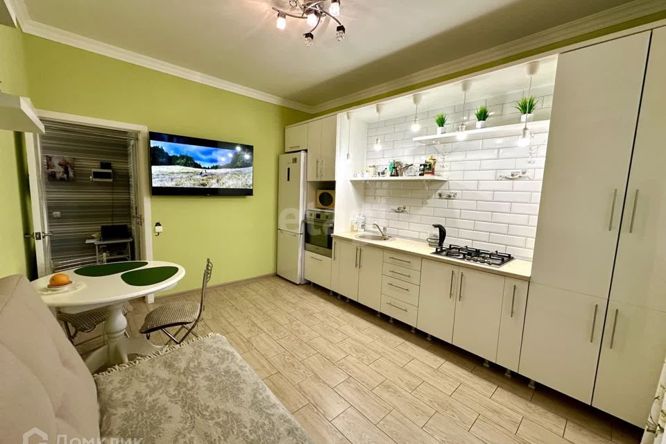 Продаётся 1-комнатная квартира, 43.2 м²