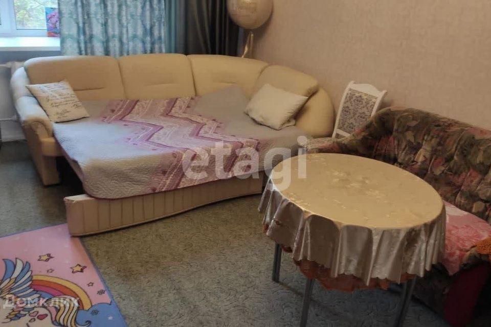 Продаётся комната в 3-комн. квартире, 18 м²
