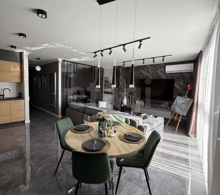 Продаётся 1-комнатная квартира, 54 м²
