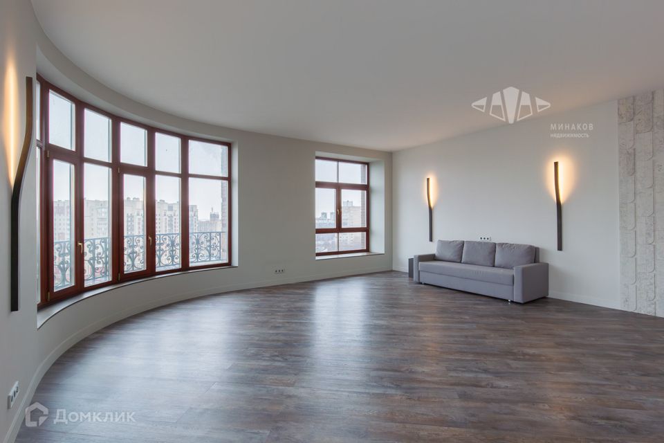 Продаётся 2-комнатная квартира, 126.2 м²