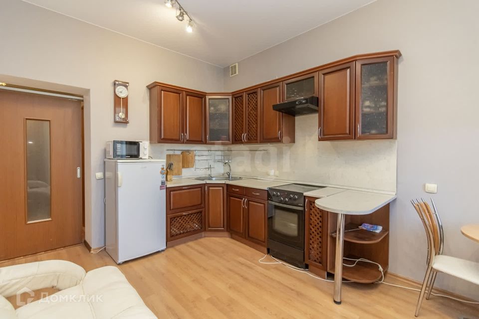 Сдаётся 1-комнатная квартира, 56 м²