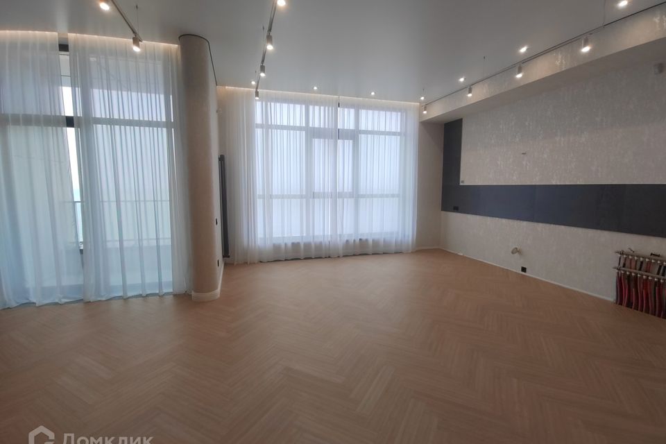 Продаётся 3-комнатная квартира, 107.3 м²
