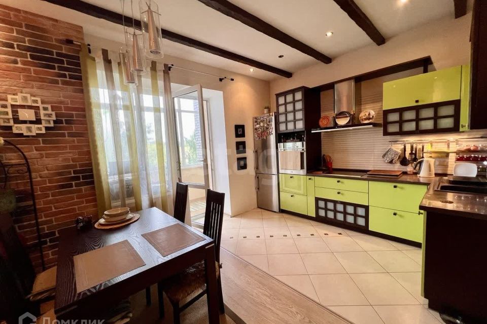 Продаётся 3-комнатная квартира, 103 м²
