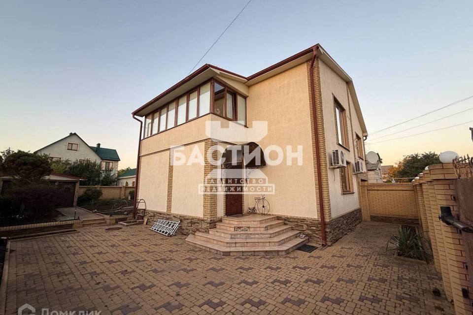 Продаётся 2-этажный дом, 210 м²