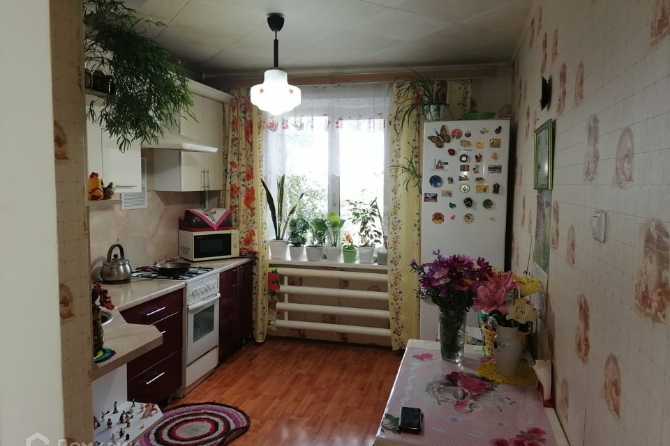 Продаётся 4-комнатная квартира, 69.1 м²
