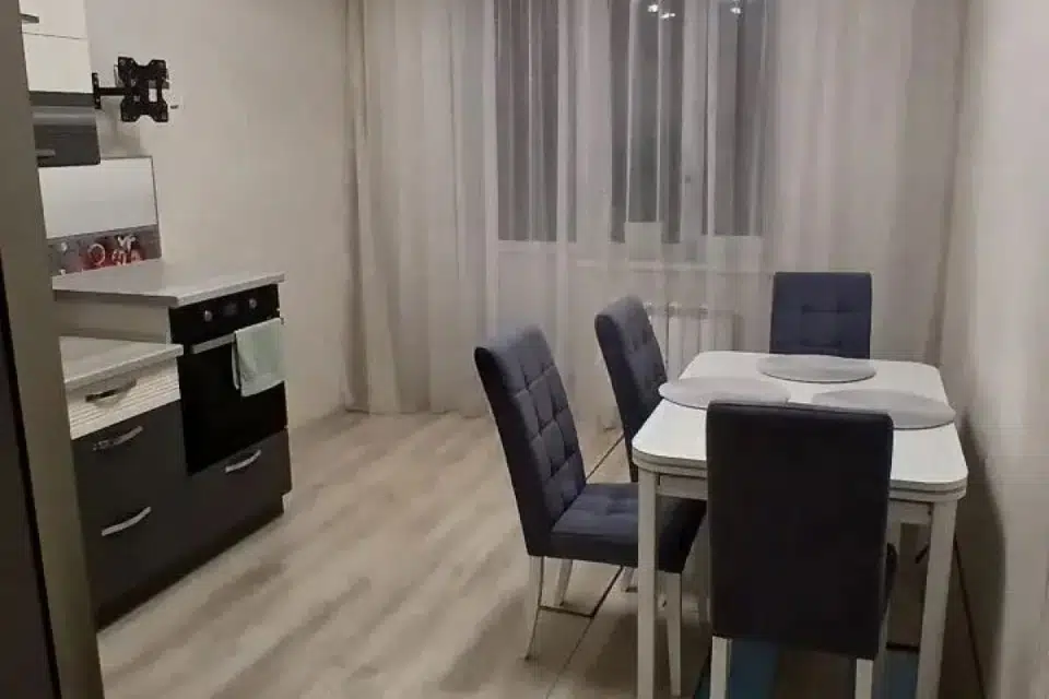 Продаётся 1-комнатная квартира, 42.3 м²