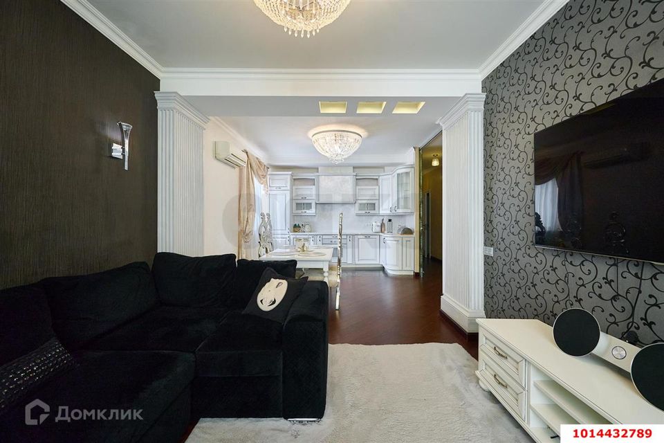 Продаётся 3-комнатная квартира, 108.4 м²