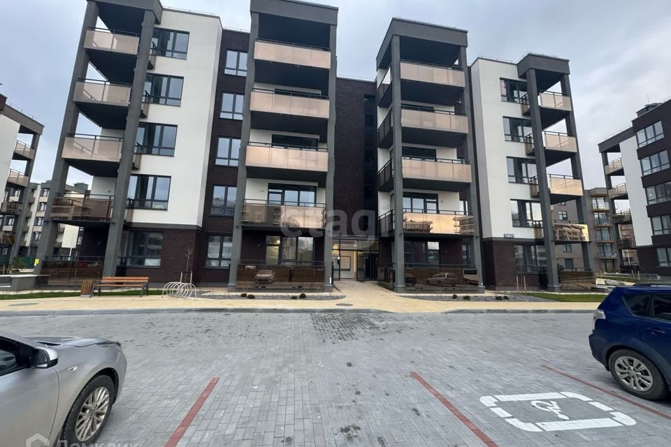 Продаётся 1-комнатная квартира, 42.1 м²