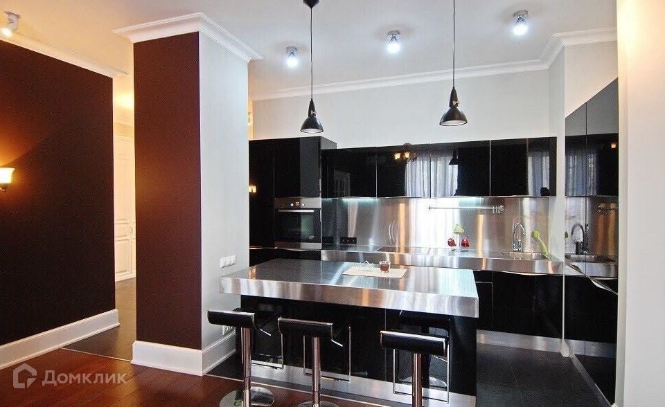 Сдаётся 3-комнатная квартира, 146.5 м²