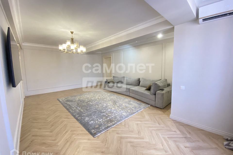 Продаётся 3-комнатная квартира, 100 м²